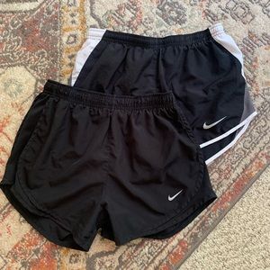 NIKE SHORTS - SIZE S